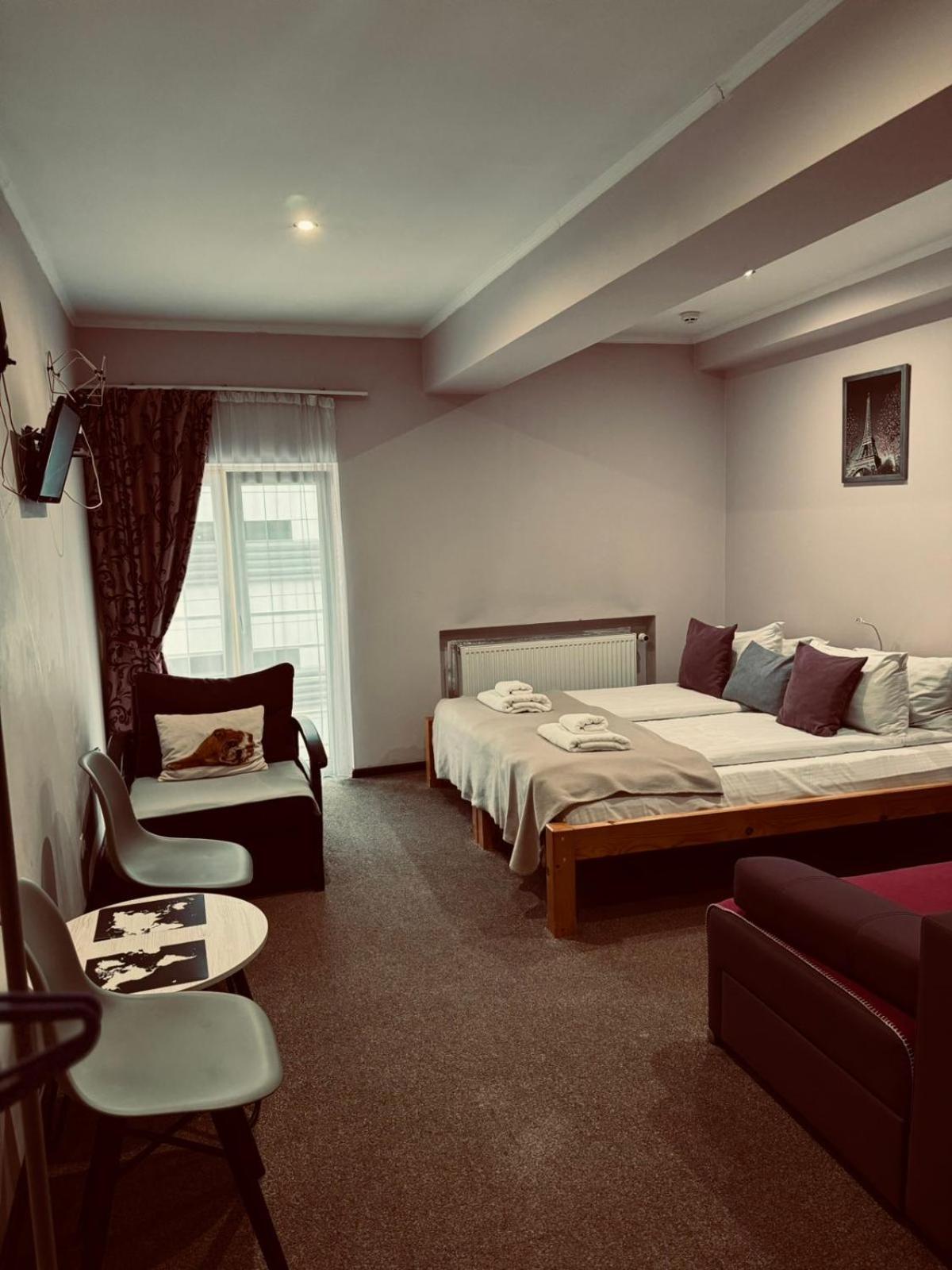 Apart Hotel Avinos ลวีฟ ภายนอก รูปภาพ