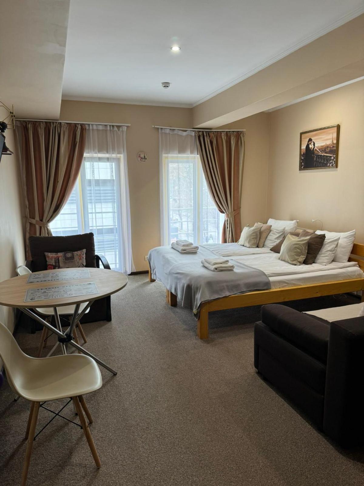 Apart Hotel Avinos ลวีฟ ภายนอก รูปภาพ