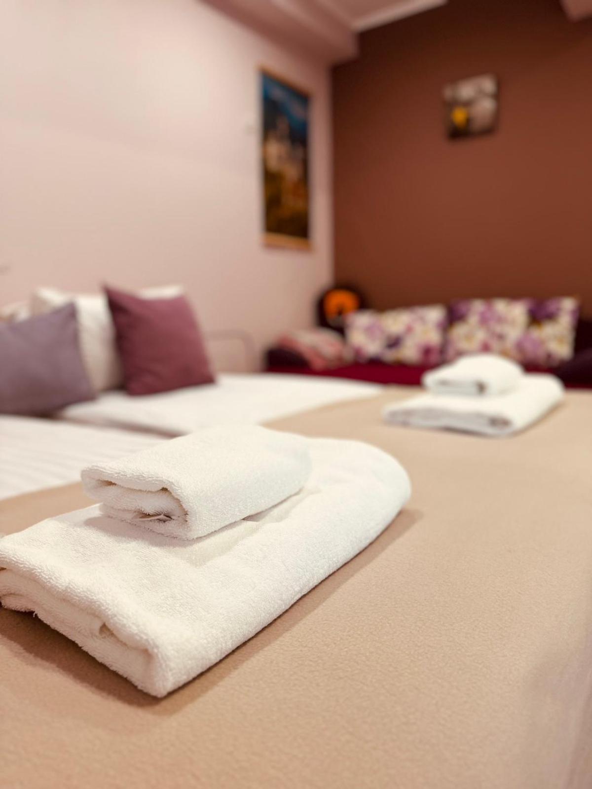 Apart Hotel Avinos ลวีฟ ภายนอก รูปภาพ